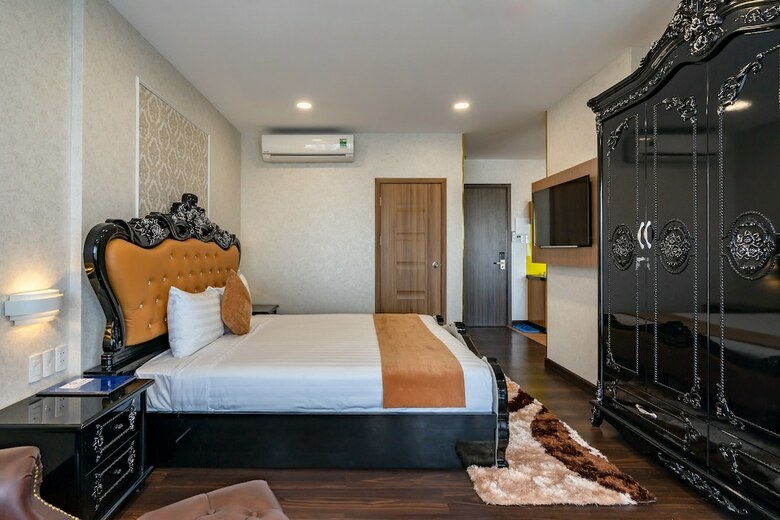 Hotel Emerald Central
