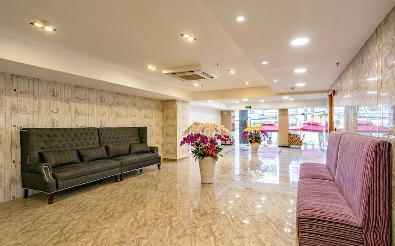 Hotel Emerald Central