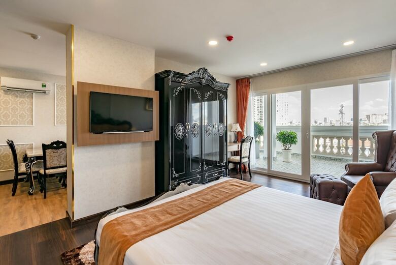 Hotel Emerald Central