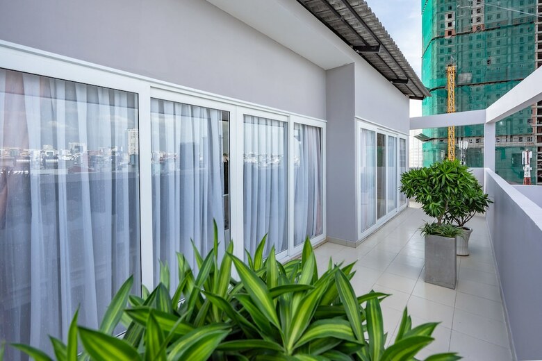 Hotel Emerald Central