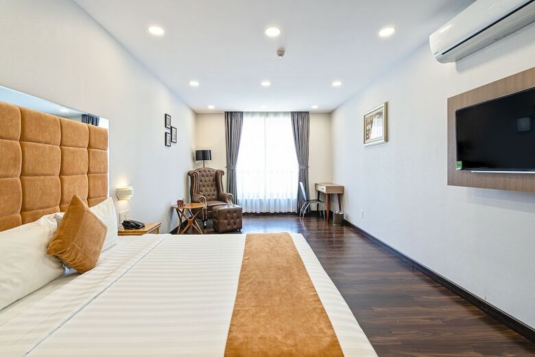 Hotel Emerald Central