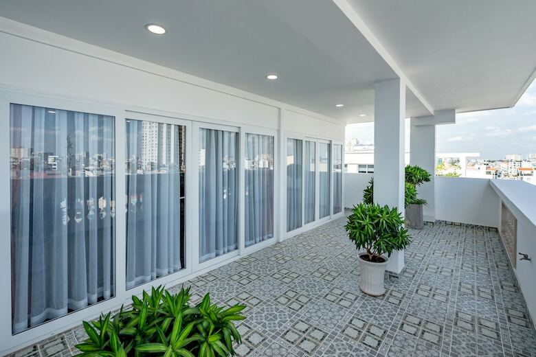 Hotel Emerald Central