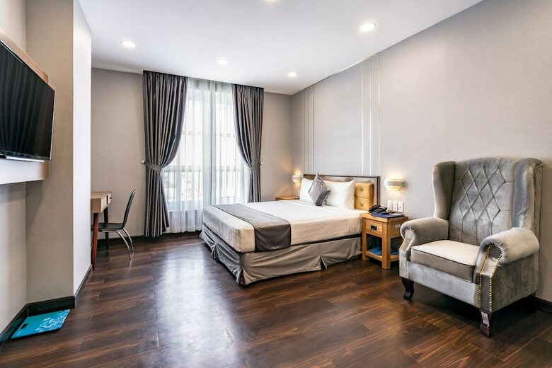 Hotel Emerald Central