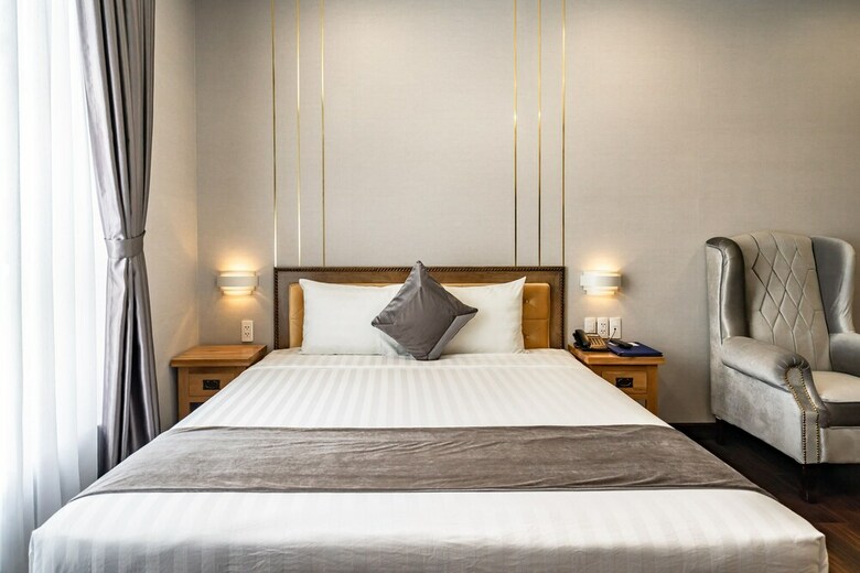 Hotel Emerald Central