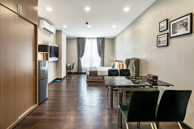 Hotel Emerald Central