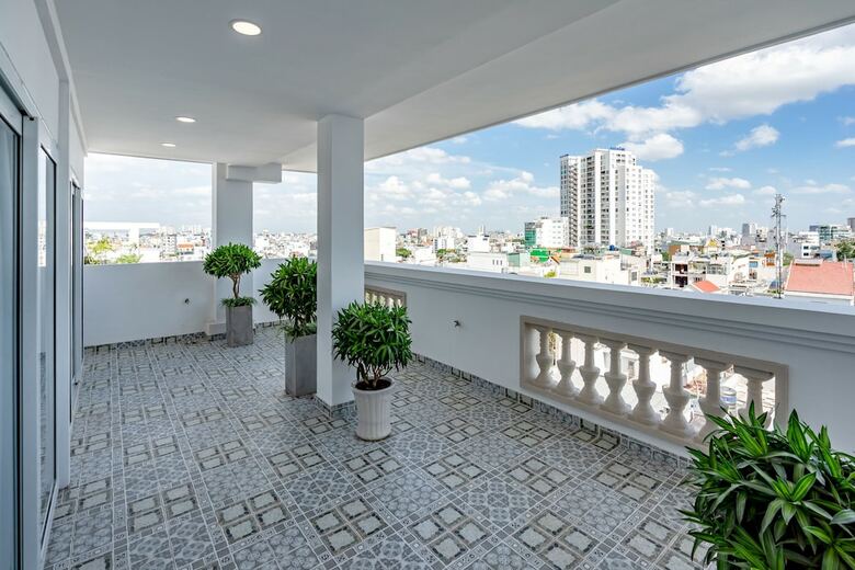 Hotel Emerald Central