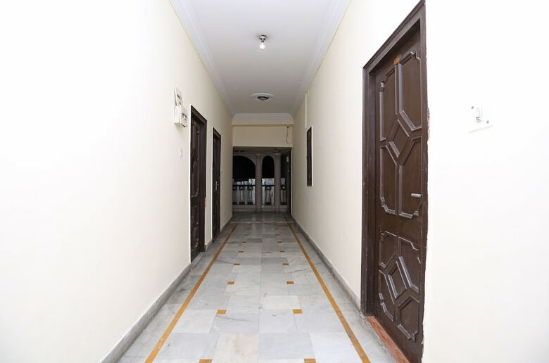 Oyo 19184 Hotel Dolphin