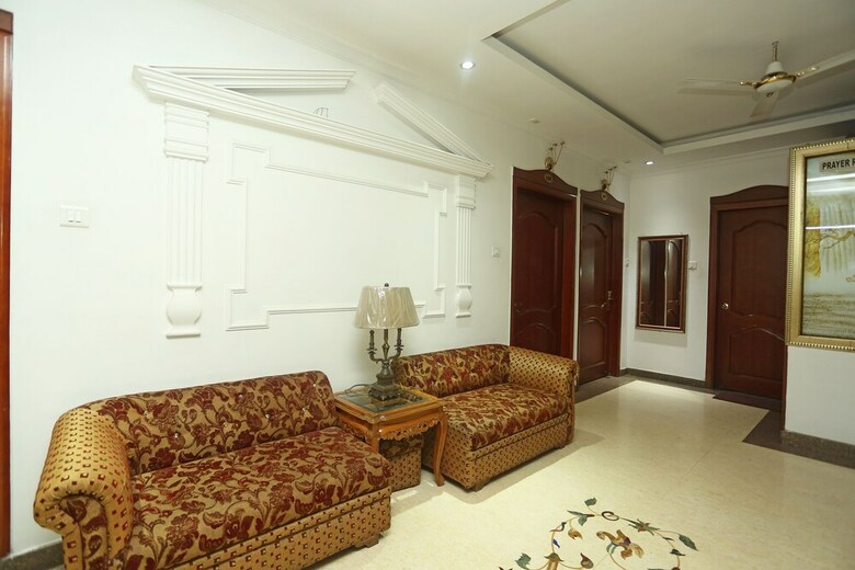 Oyo 13355 Grest Hotel