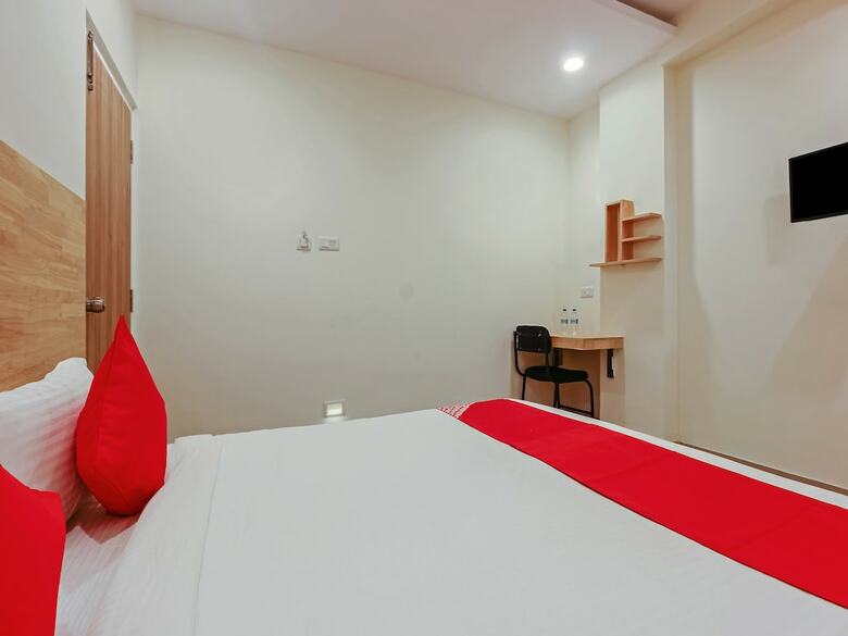 Hotel Collection O 16073 Kothapet Ramoji