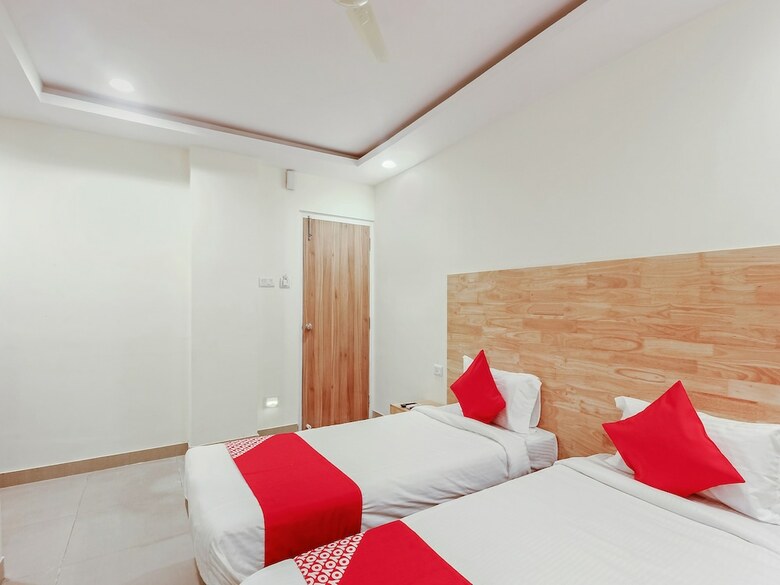 Hotel Collection O 16073 Kothapet Ramoji