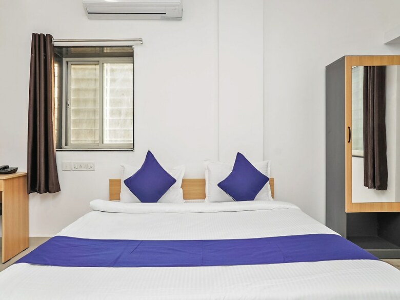 Hotel Oyo 19530 Silverkey Vishrantwadi