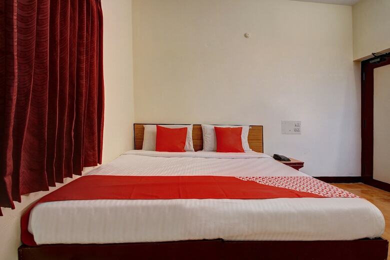 Oyo 19959 Hotel Radhakrishna