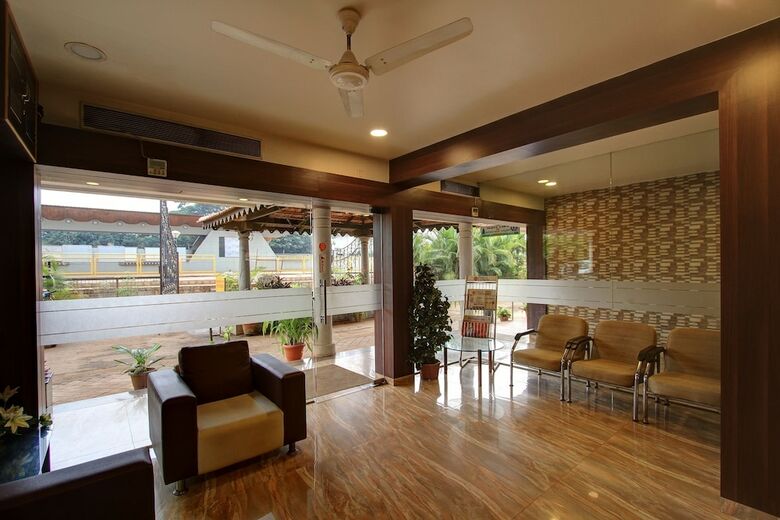Oyo 22528 Hotel Travel Inn