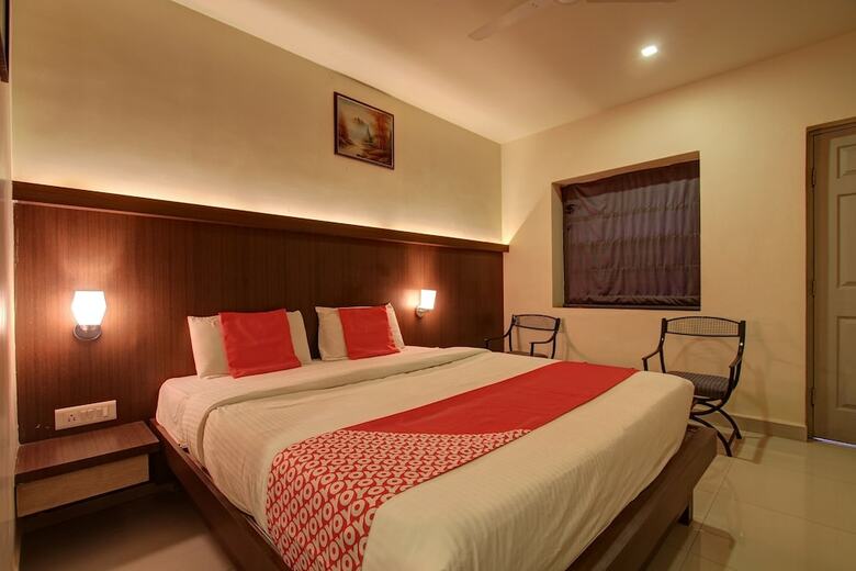 Oyo 22528 Hotel Travel Inn
