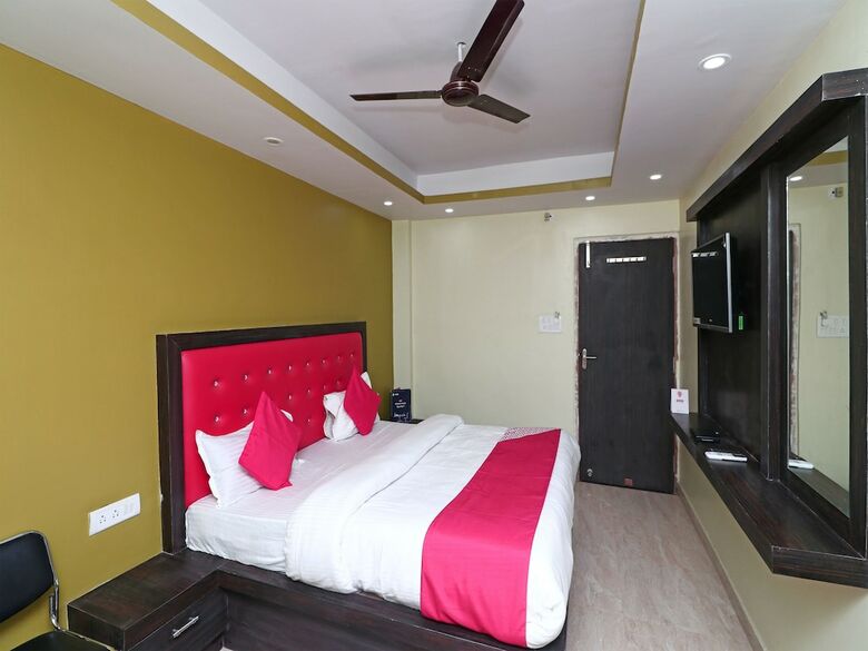 Oyo 15169 Hotel Rk Inn