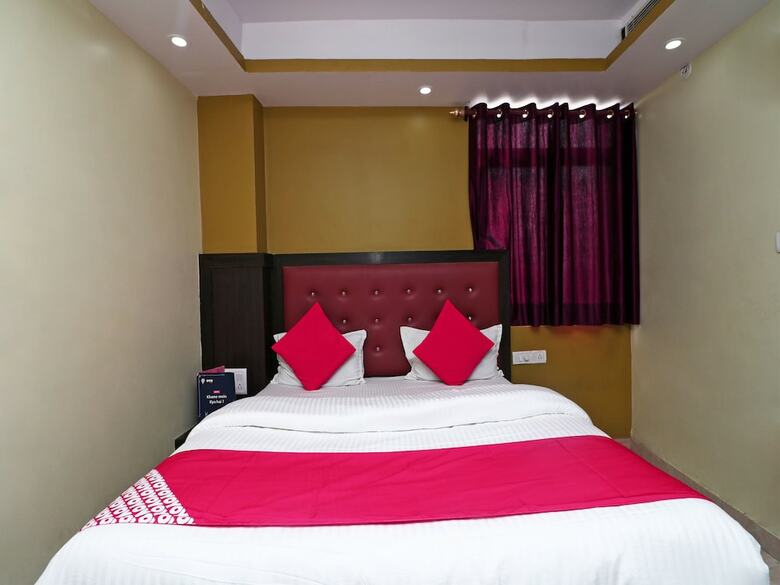 Oyo 15169 Hotel Rk Inn