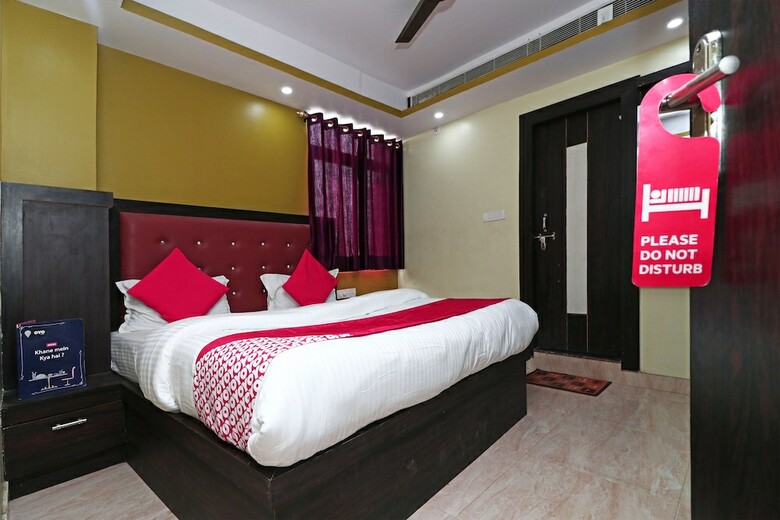 Oyo 15169 Hotel Rk Inn