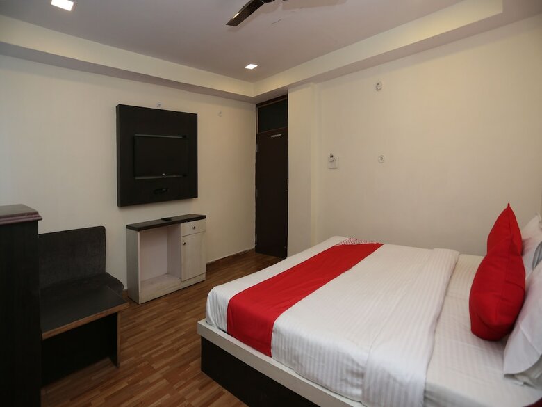 Oyo 22662 Hotel Shivam
