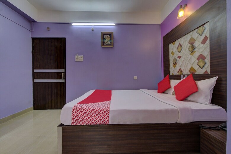 Oyo 4843 Hotel City Palace