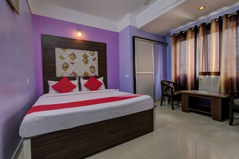 Oyo 4843 Hotel City Palace