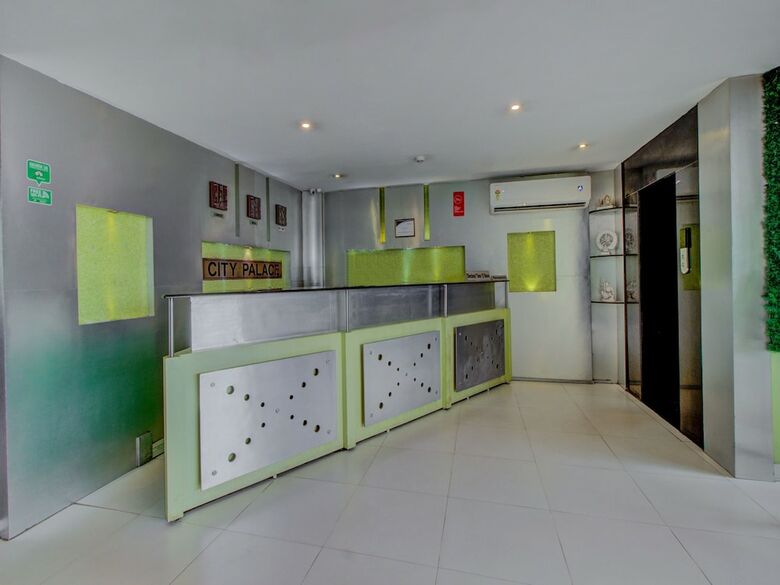 Oyo 4843 Hotel City Palace
