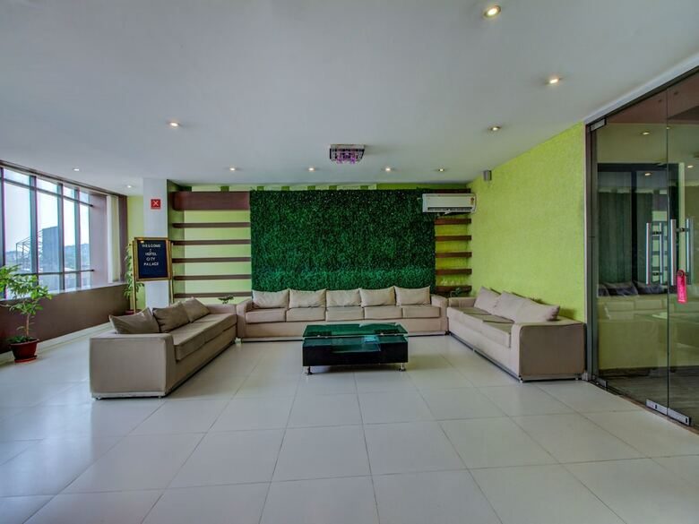 Oyo 4843 Hotel City Palace