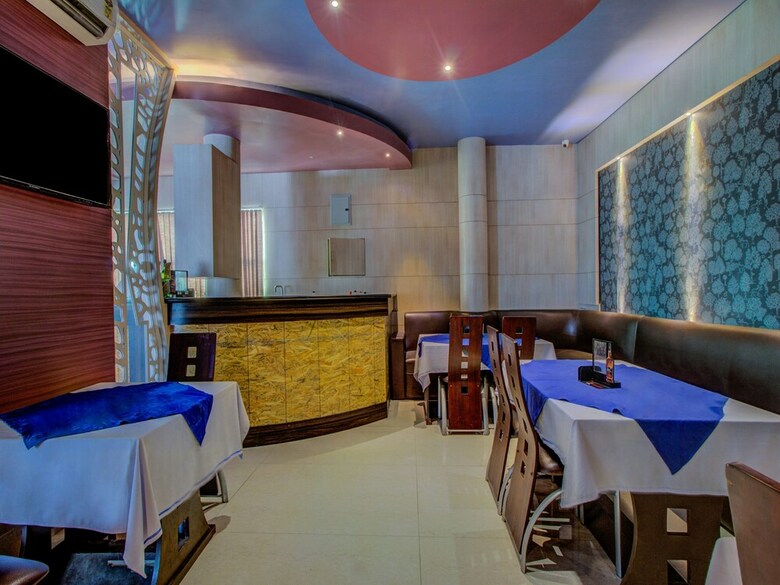 Oyo 4843 Hotel City Palace