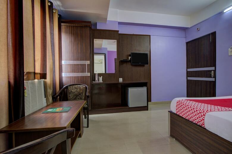 Oyo 4843 Hotel City Palace