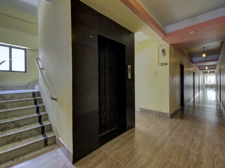 Oyo 4843 Hotel City Palace