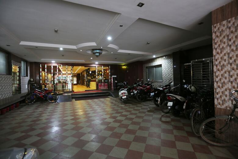 Hotel Oyo 8625 Yogendra Residency