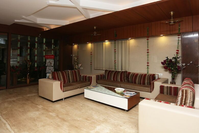 Hotel Oyo 8625 Yogendra Residency