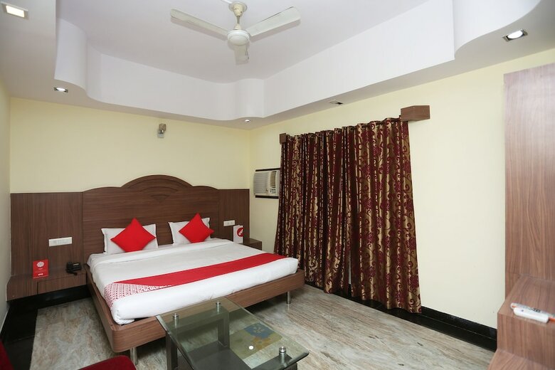 Hotel Oyo 8625 Yogendra Residency
