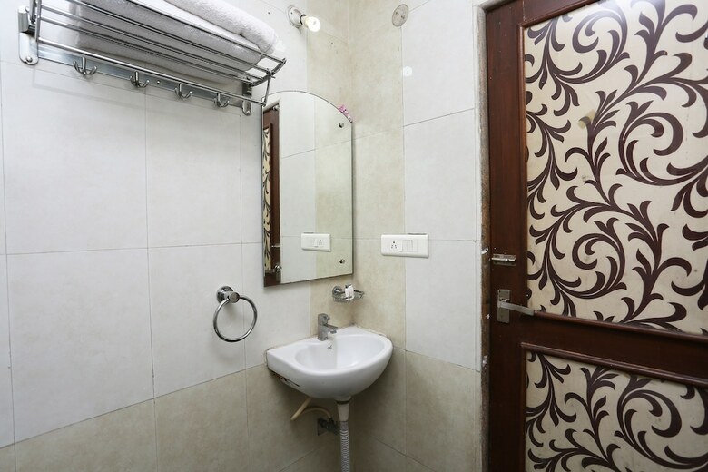 Hotel Oyo 8625 Yogendra Residency