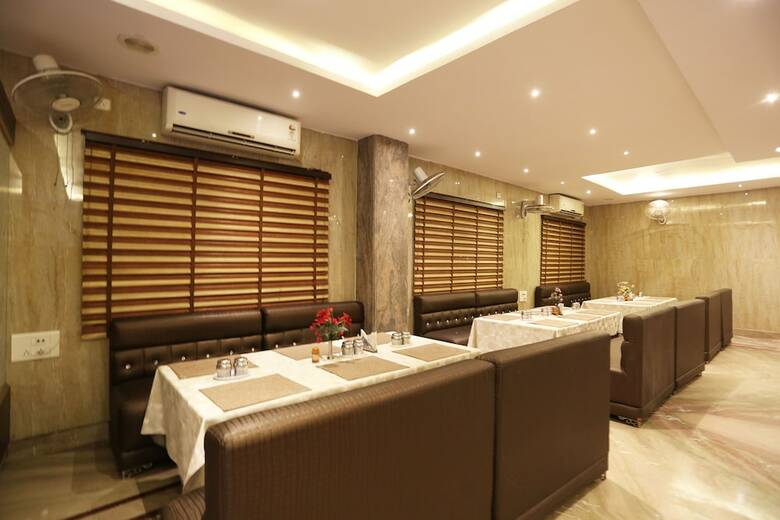 Hotel Oyo 8625 Yogendra Residency