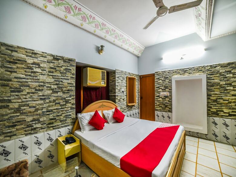 Oyo 19527 Hotel Babu Heritage