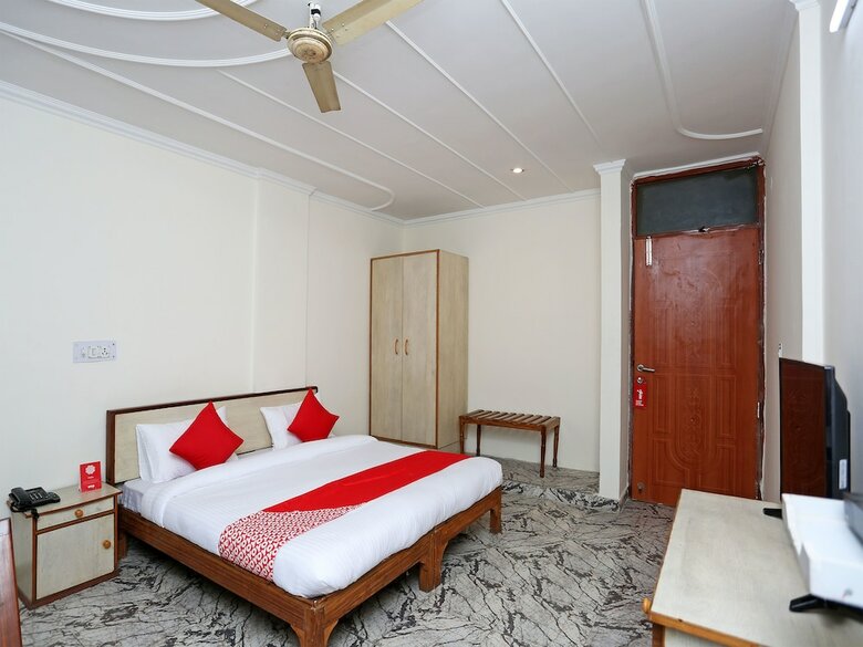 Oyo 14100 Hotel D Meridien