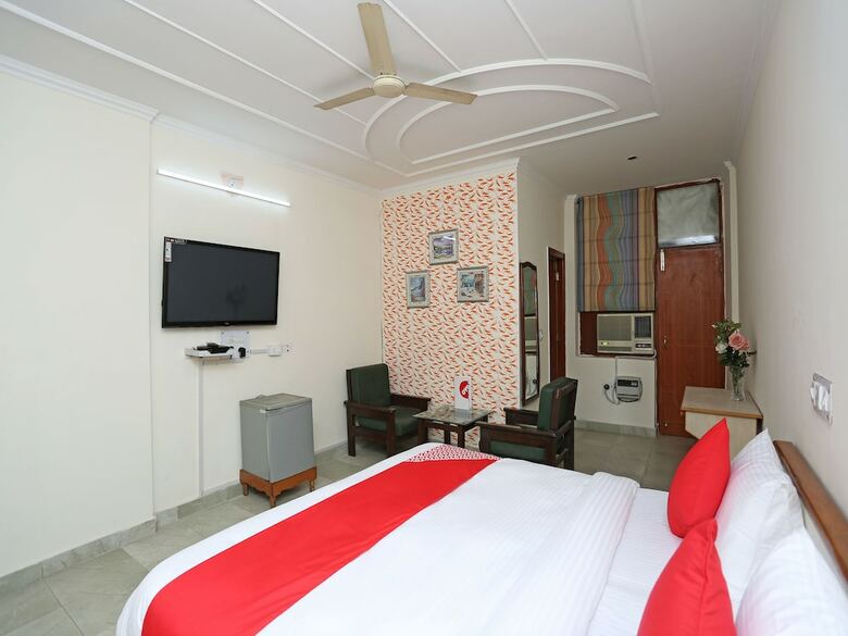 Oyo 14100 Hotel D Meridien