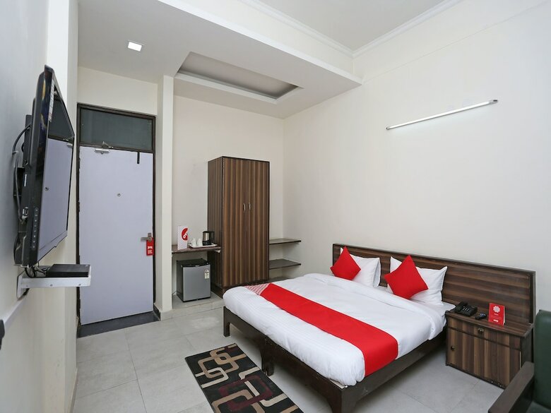 Oyo 14100 Hotel D Meridien
