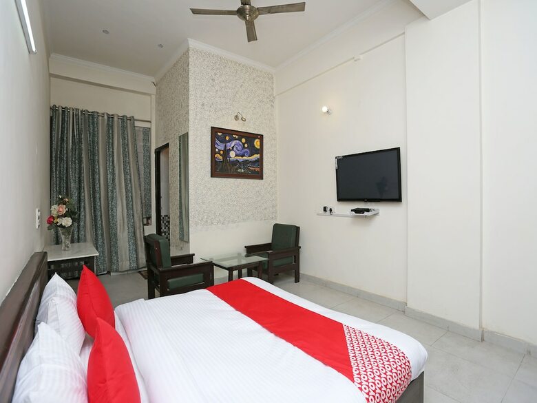 Oyo 14100 Hotel D Meridien