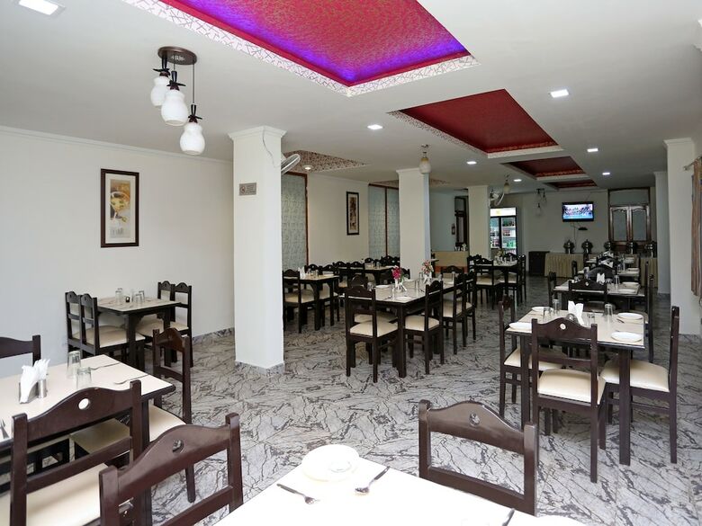 Oyo 14100 Hotel D Meridien