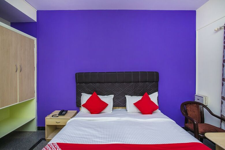 Hotel Oyo 25036 Suraksha Residency
