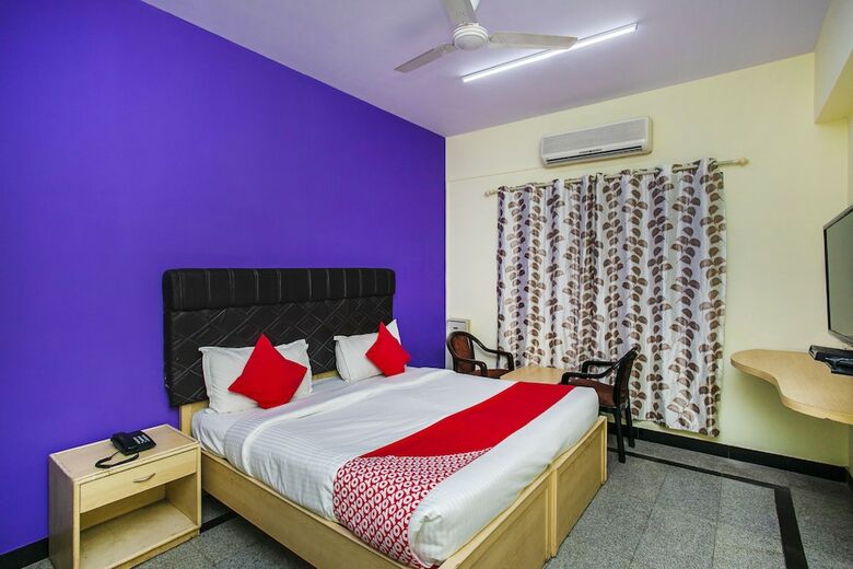 Hotel Oyo 25036 Suraksha Residency