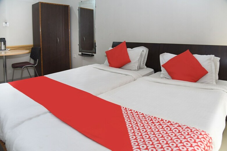 Oyo 14732 Hotel Buddha International