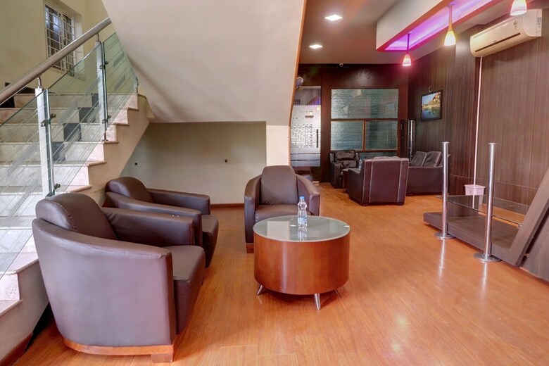 Hotel Oyo 24132 Genx