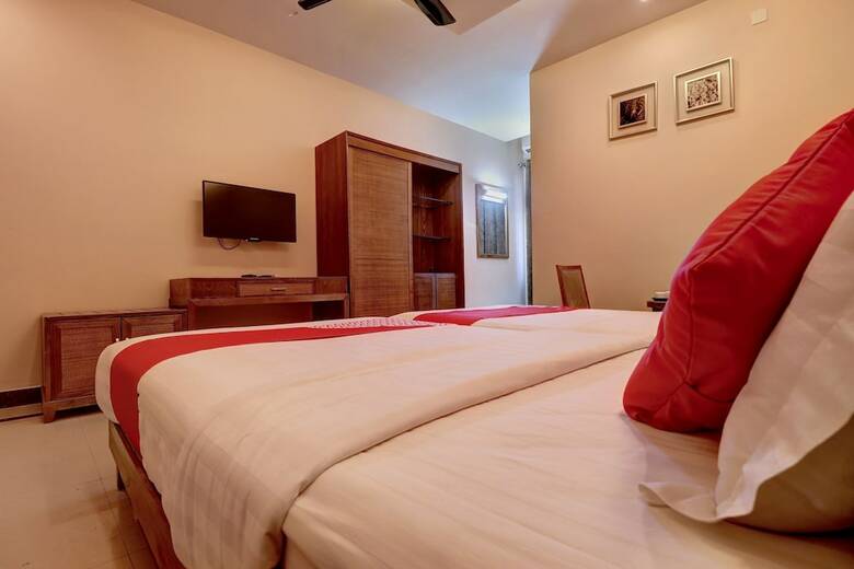 Hotel Oyo 24132 Genx