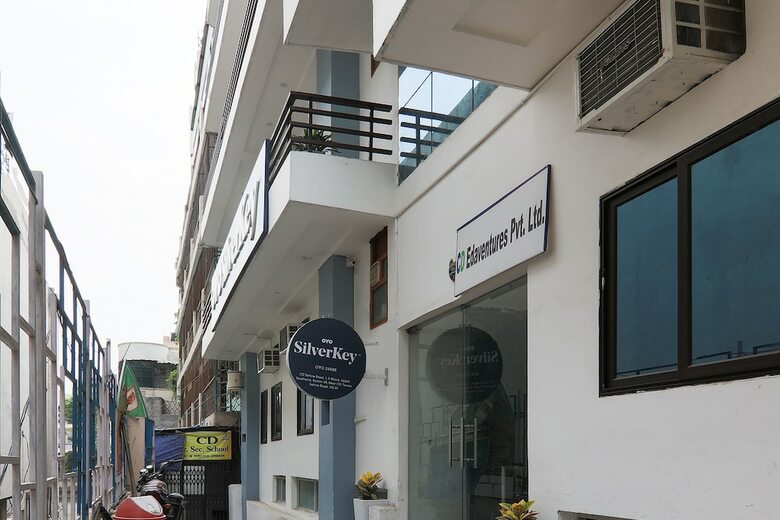 Hotel Oyo 16685 Silverkey Cd Sohna Road