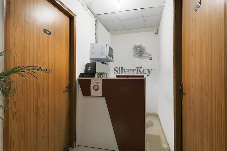 Hotel Oyo 16685 Silverkey Cd Sohna Road