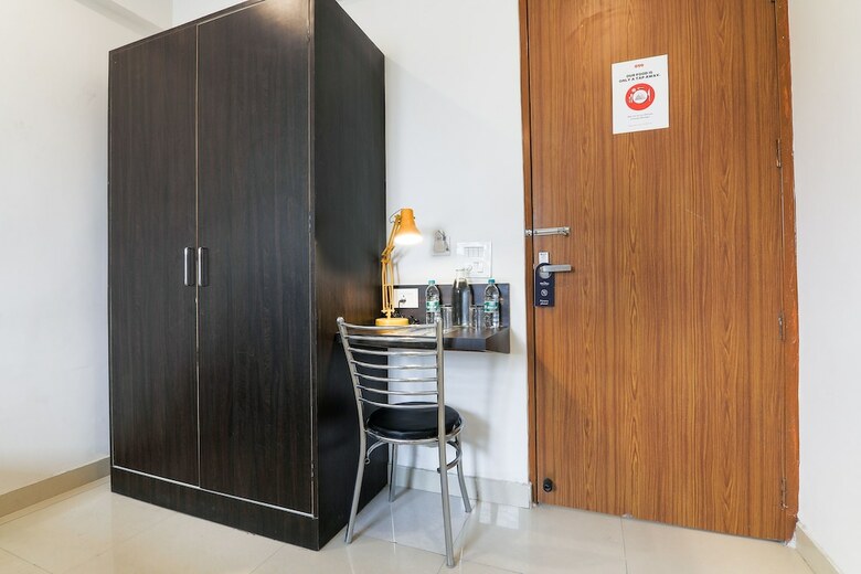 Hotel Oyo 16685 Silverkey Cd Sohna Road