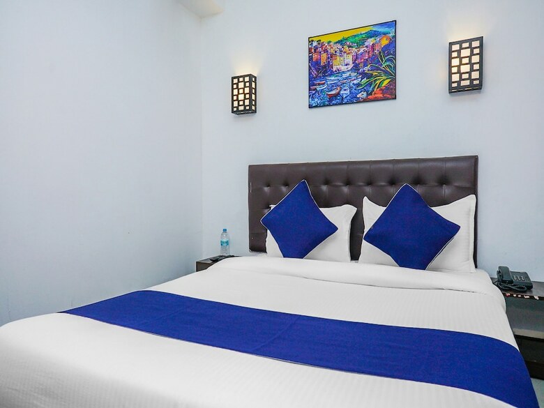 Hotel Oyo 24491 Silverkey Kharadi