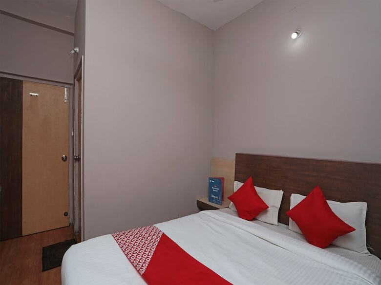 Oyo 6274 Hotel Janaki Residency